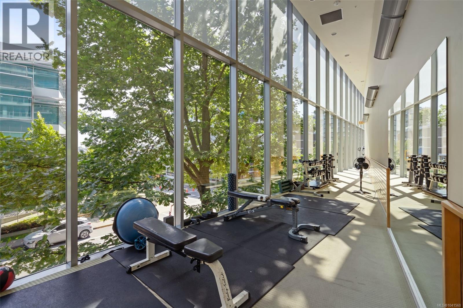 #806 160 Wilson St - 17