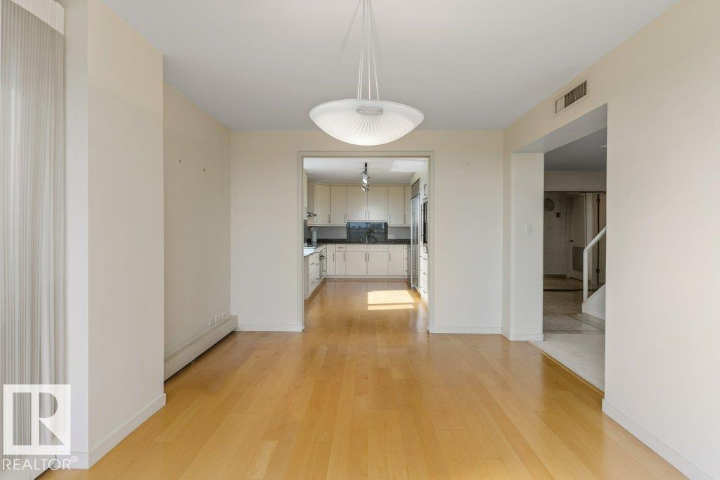 #1602 10010 119 ST NW - 18