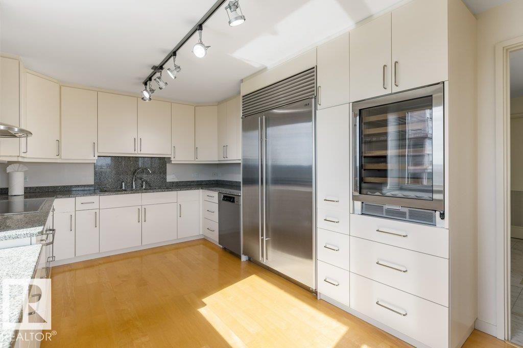 #1602 10010 119 ST NW - 20