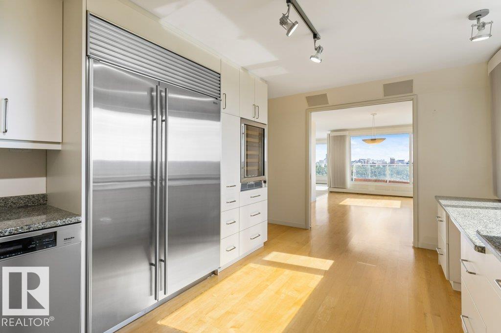 #1602 10010 119 ST NW - 22