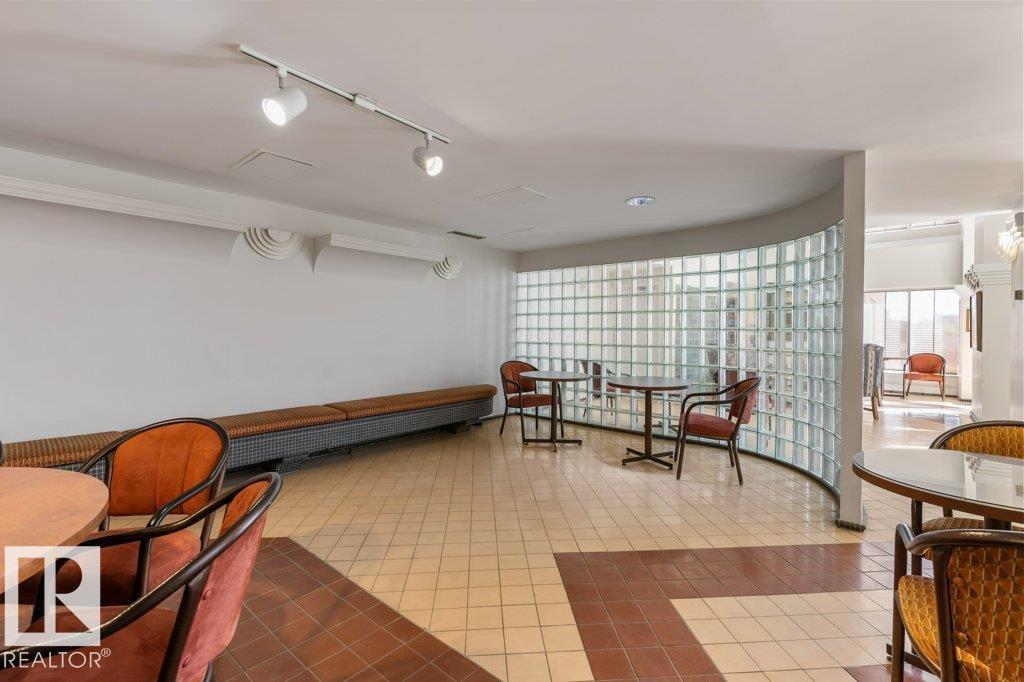 #1602 10010 119 ST NW - 40