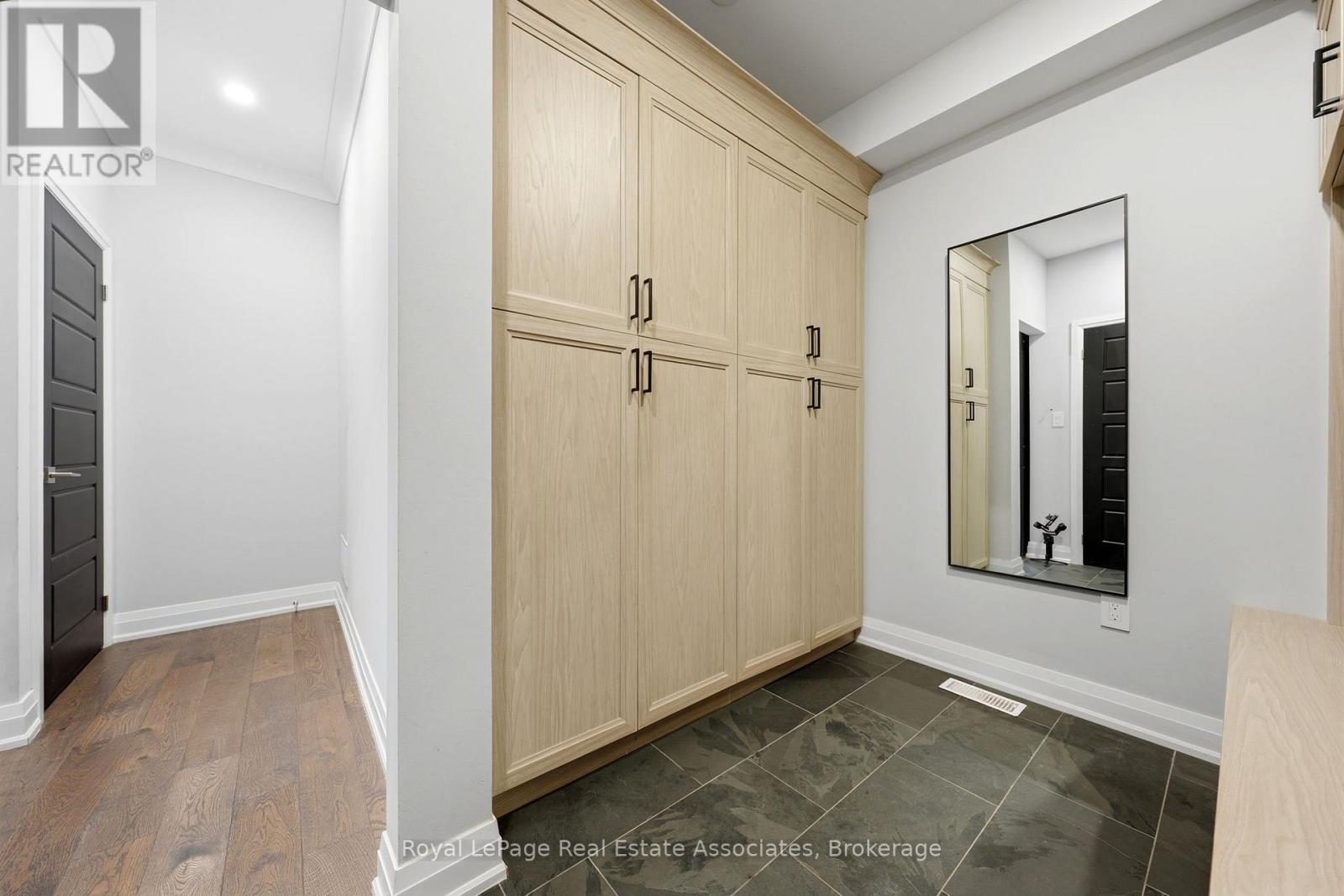 26 MARKET STREET - 14