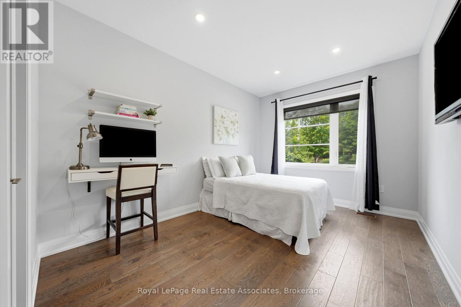 26 MARKET STREET - 34