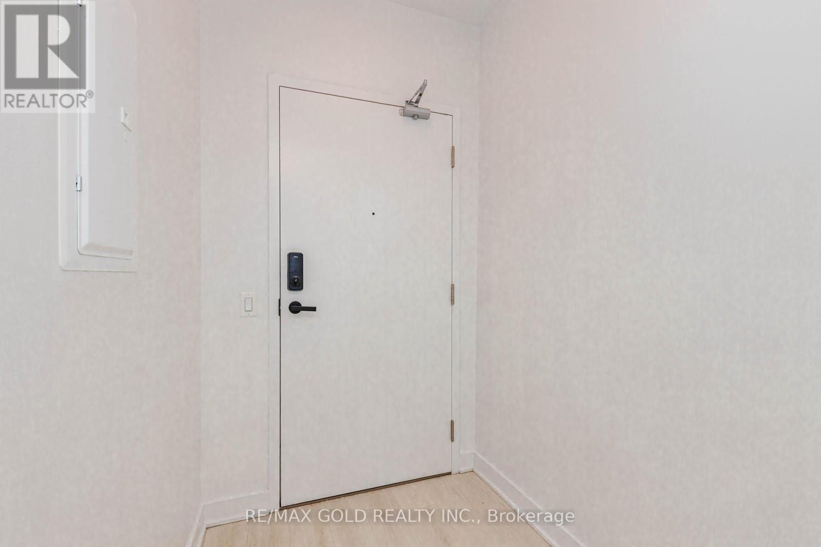 #809 3900 CONFEDERATION PARKWAY - 12