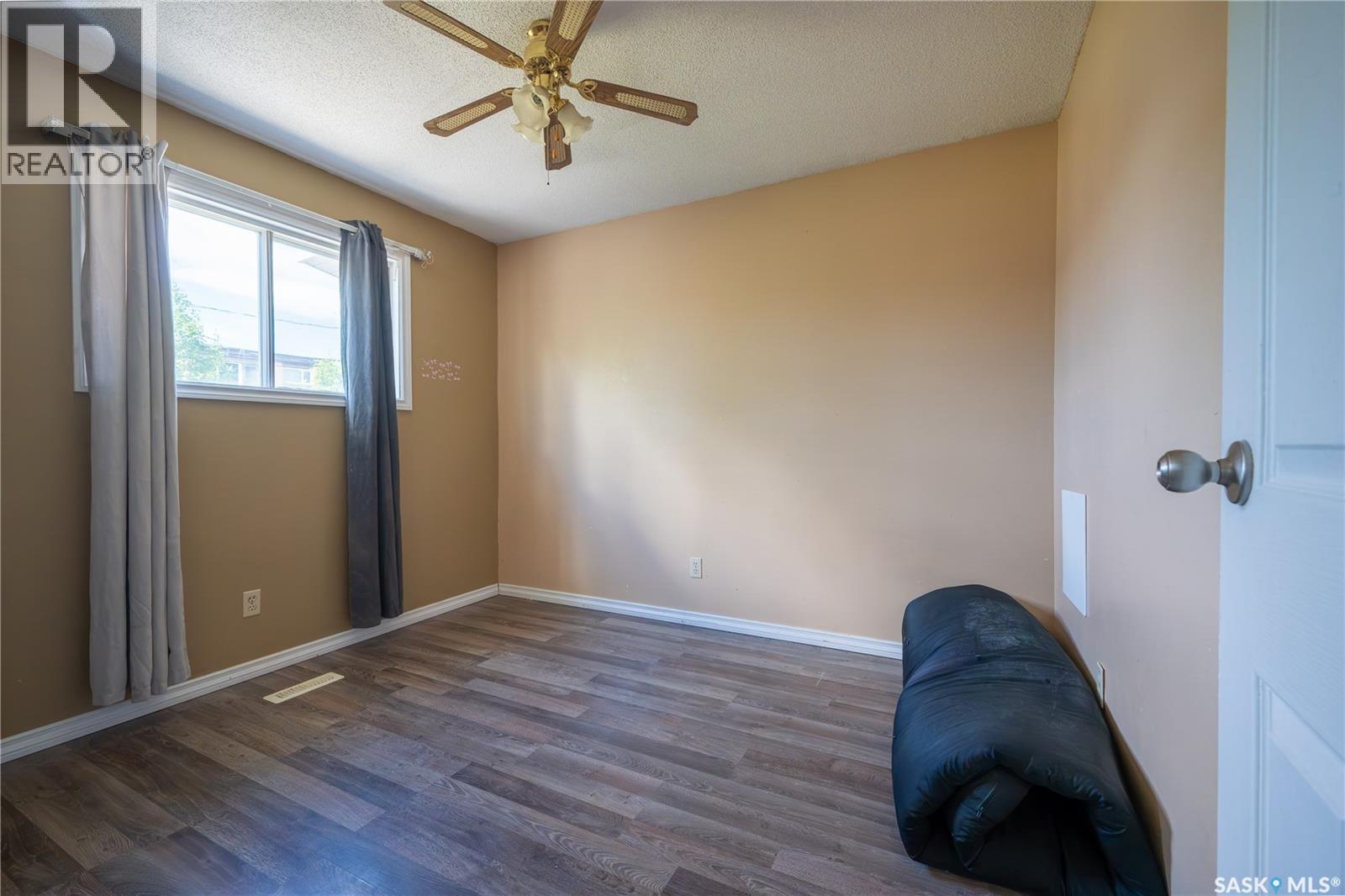 32 Clarke AVENUE - 10