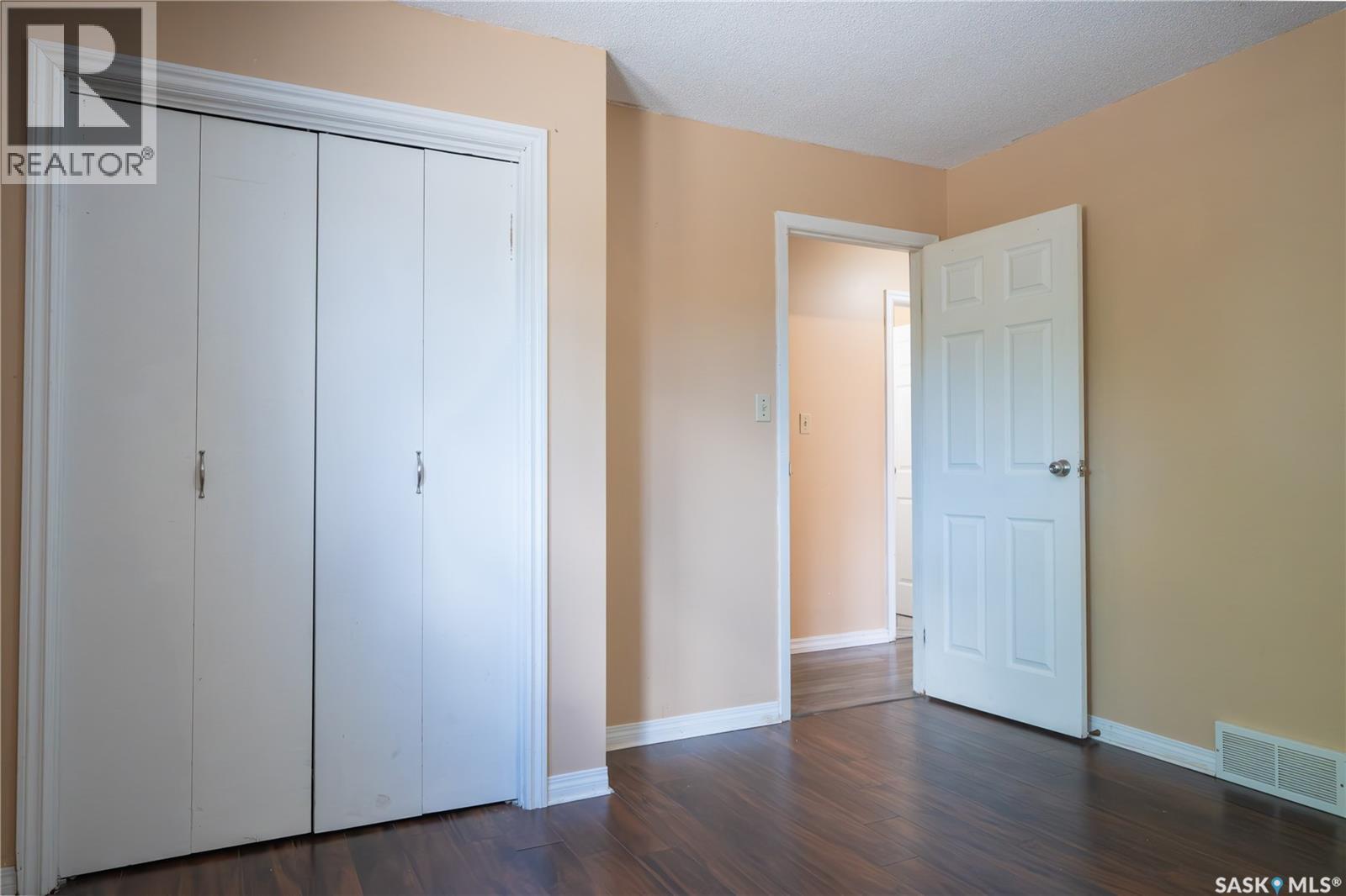 32 Clarke AVENUE - 12