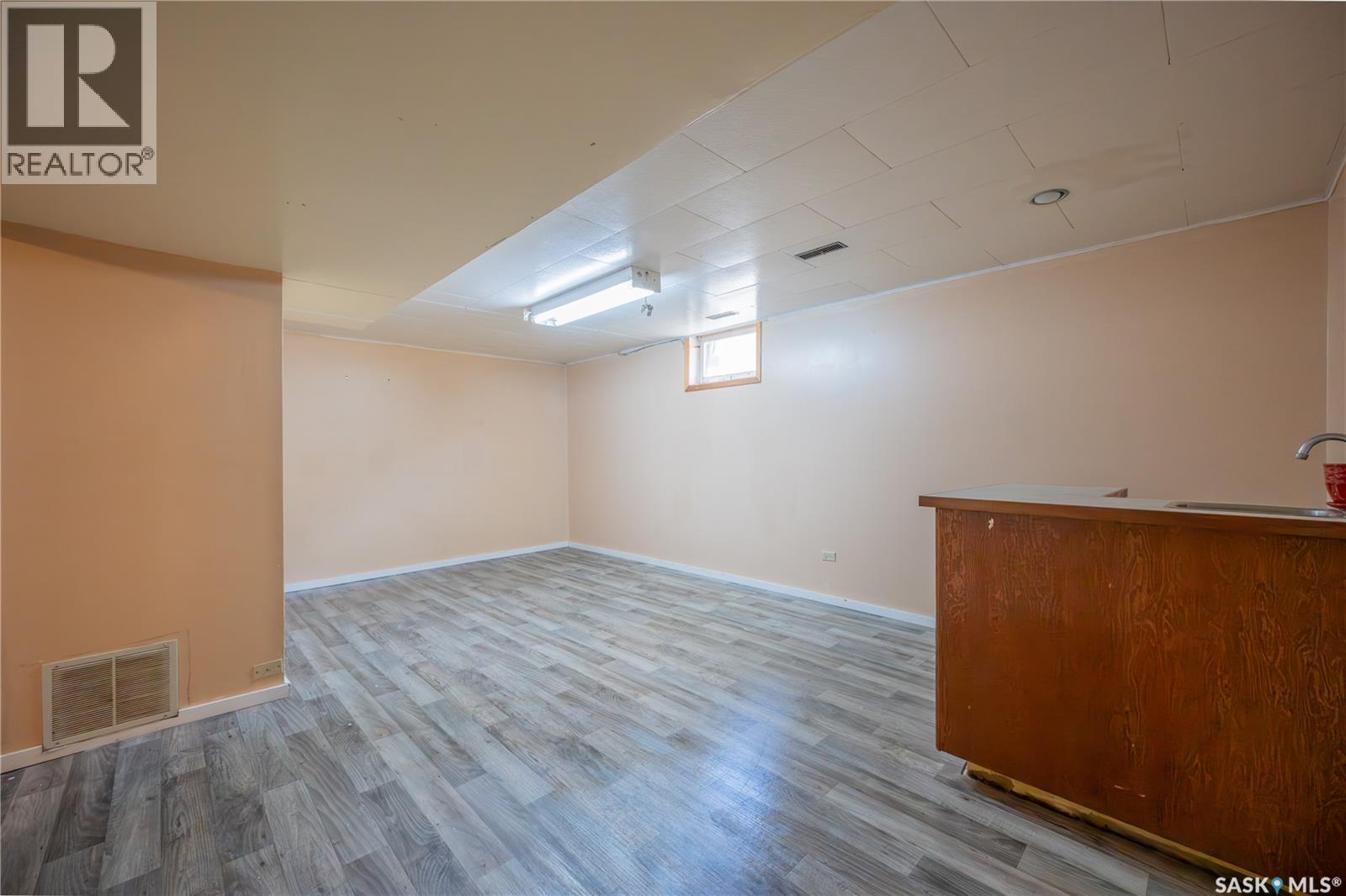 32 Clarke AVENUE - 21