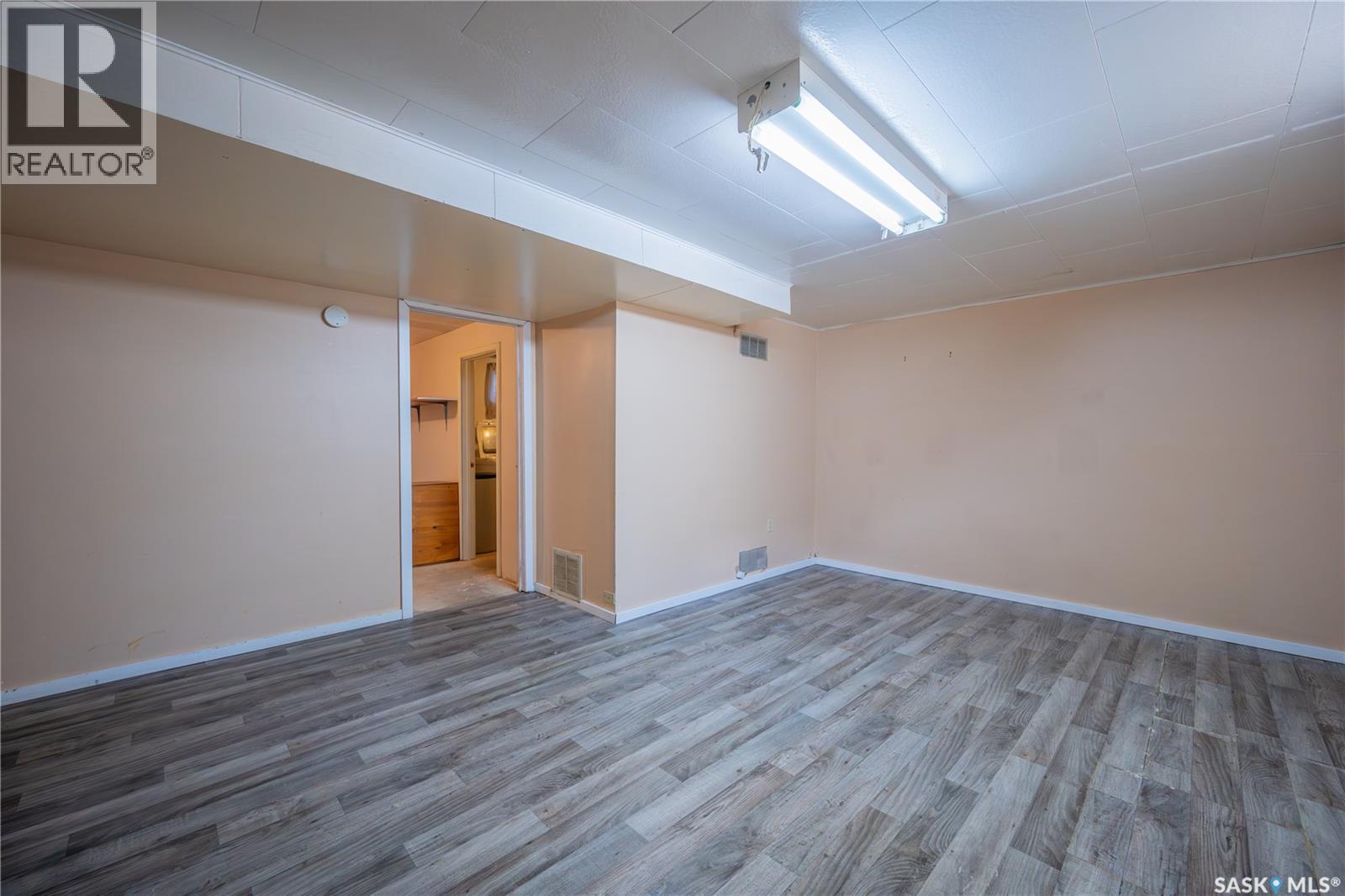 32 Clarke AVENUE - 22