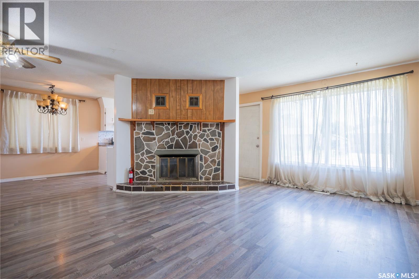 32 Clarke AVENUE - 5