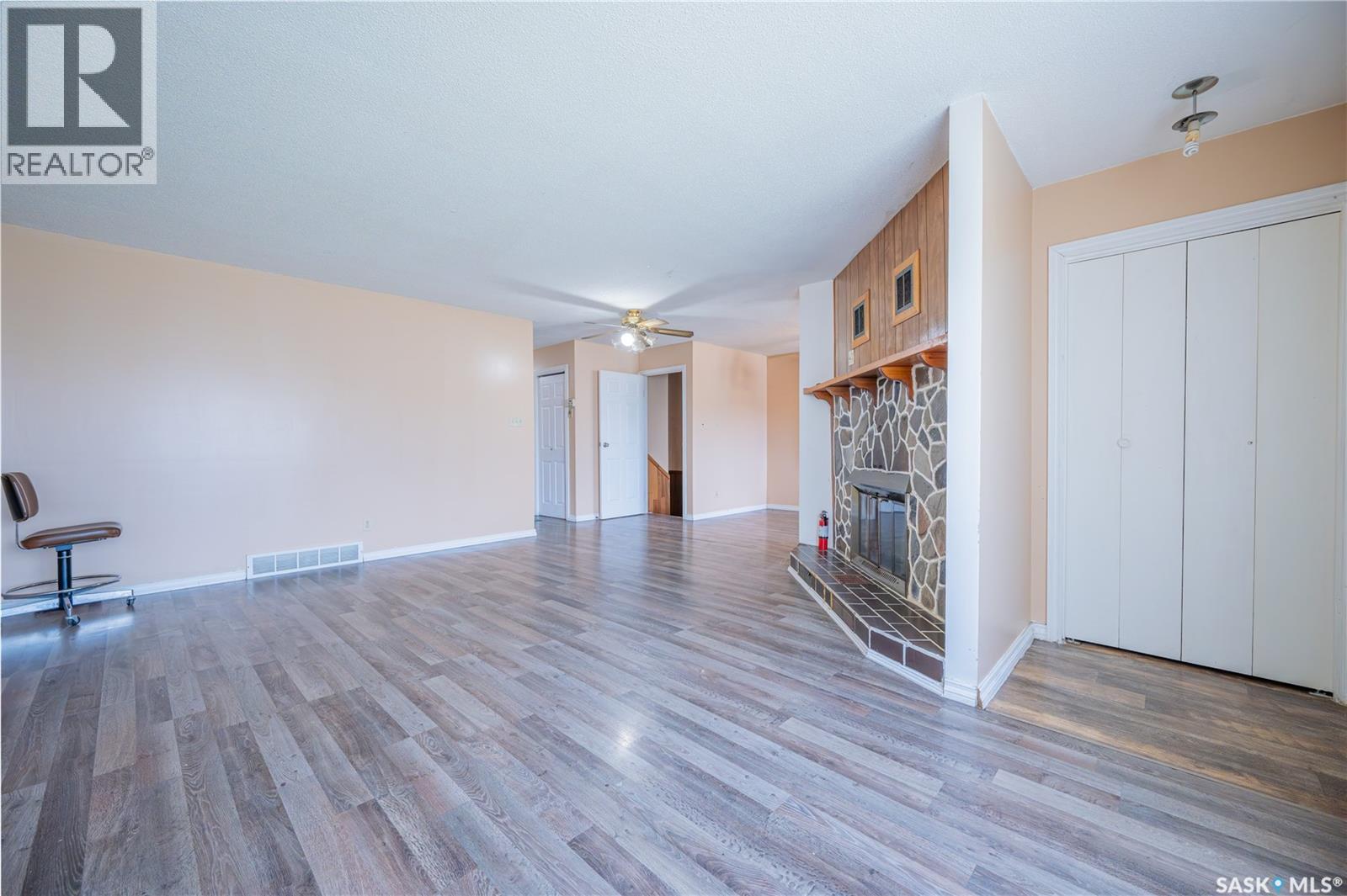 32 Clarke AVENUE - 6