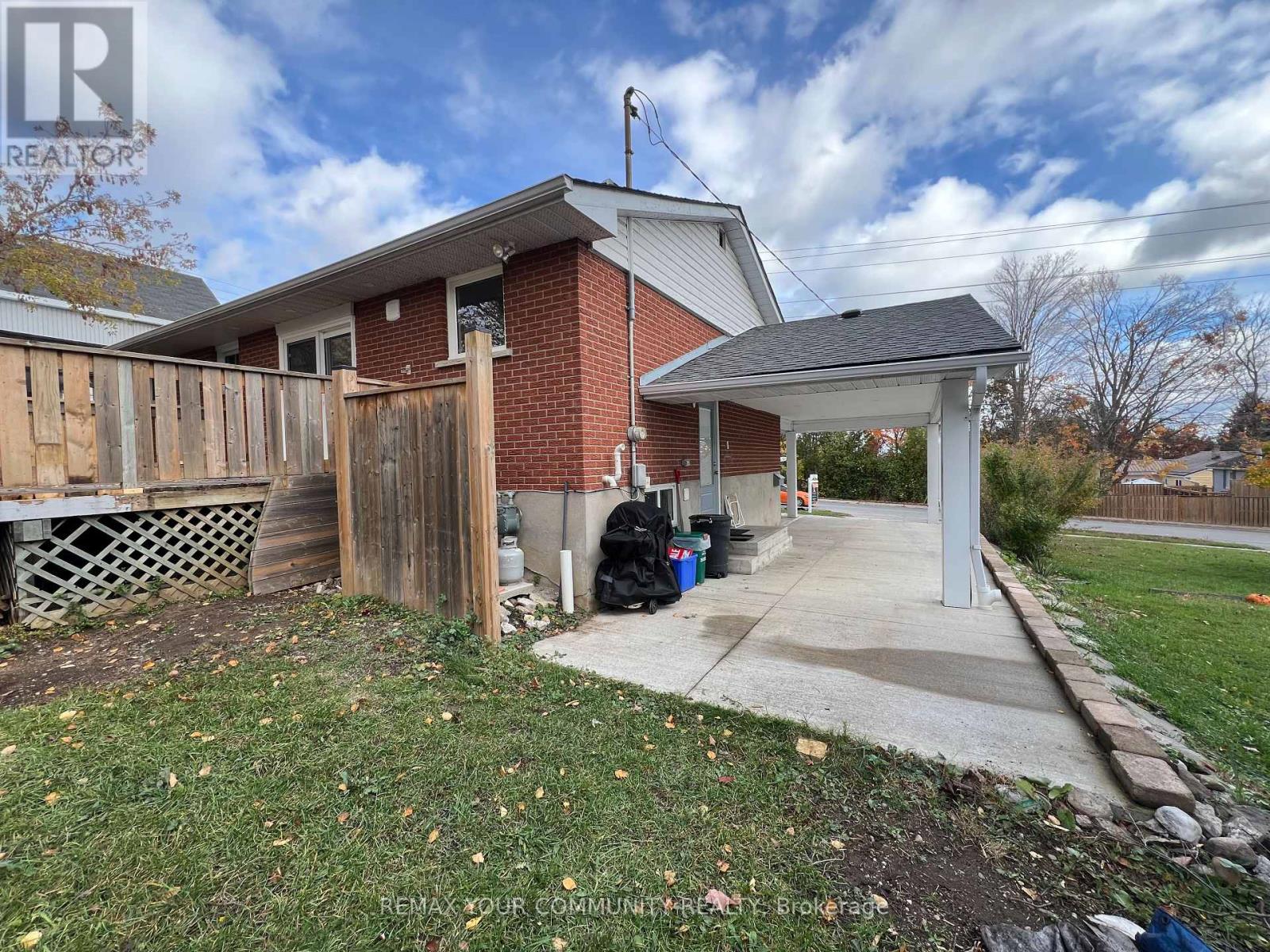 93 WESTMOUNT DRIVE S - 30