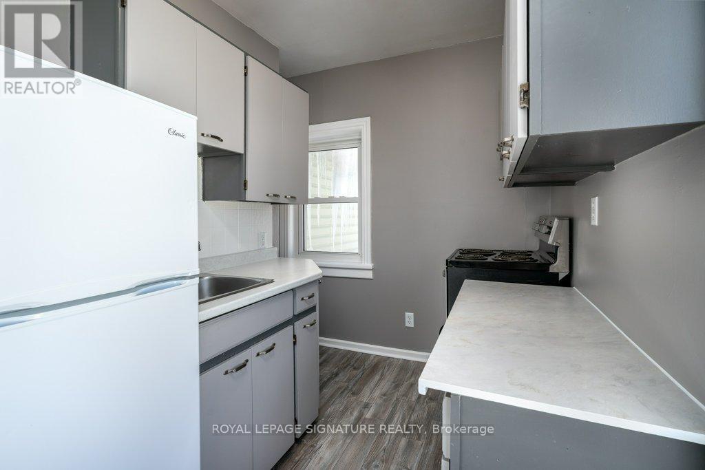 143 DUNDAS STREET W - 23