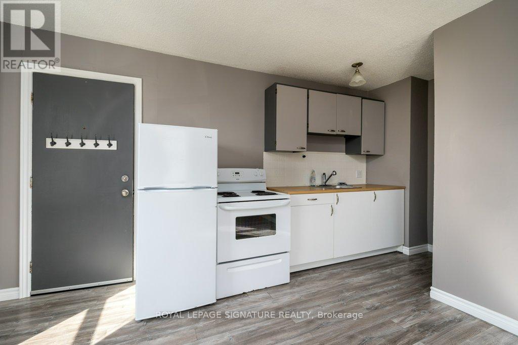 143 DUNDAS STREET W - 25