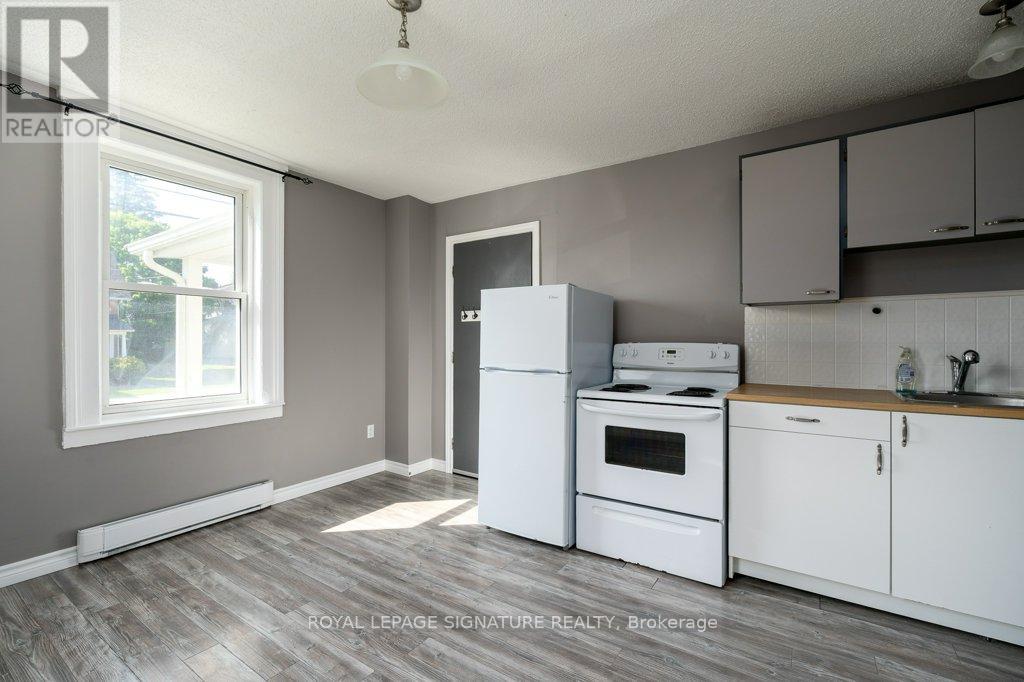 143 DUNDAS STREET W - 26