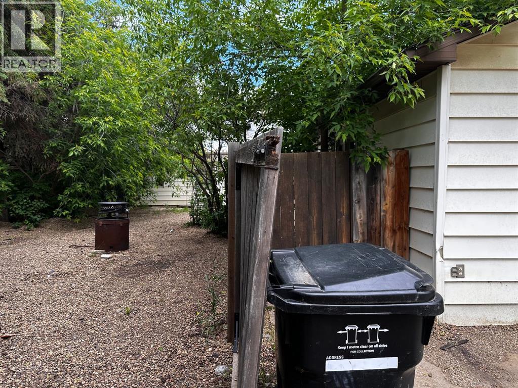 5217 53A Avenue - 40
