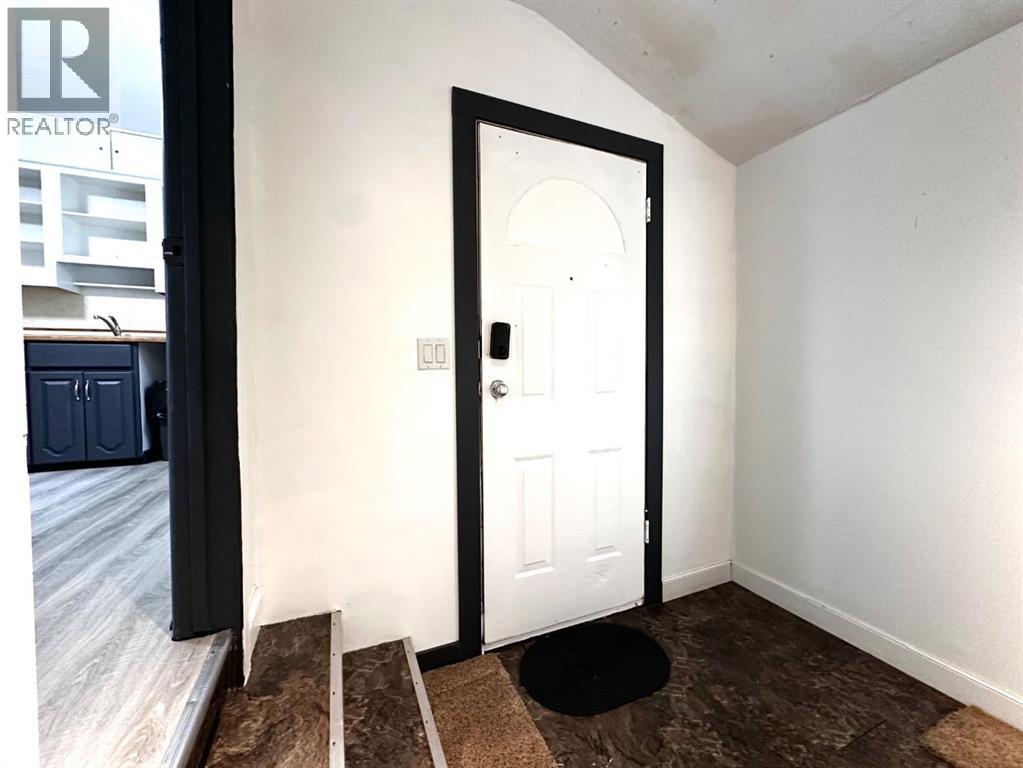5217 53A Avenue - 37