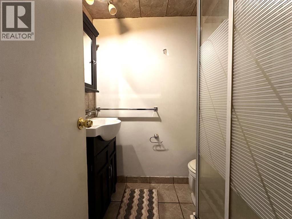 5217 53A Avenue - 31
