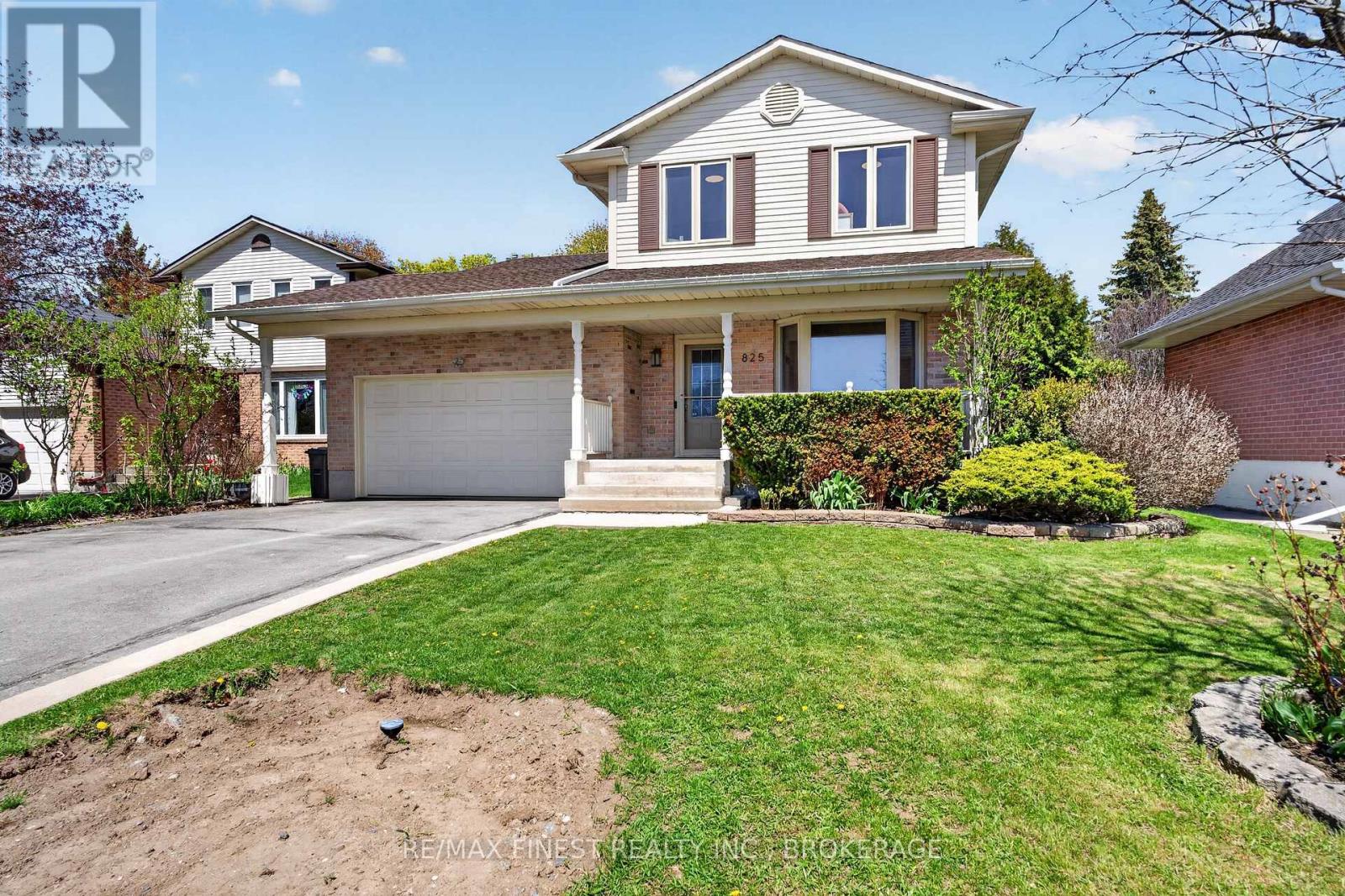 825 SOMERSET CRESCENT - 2