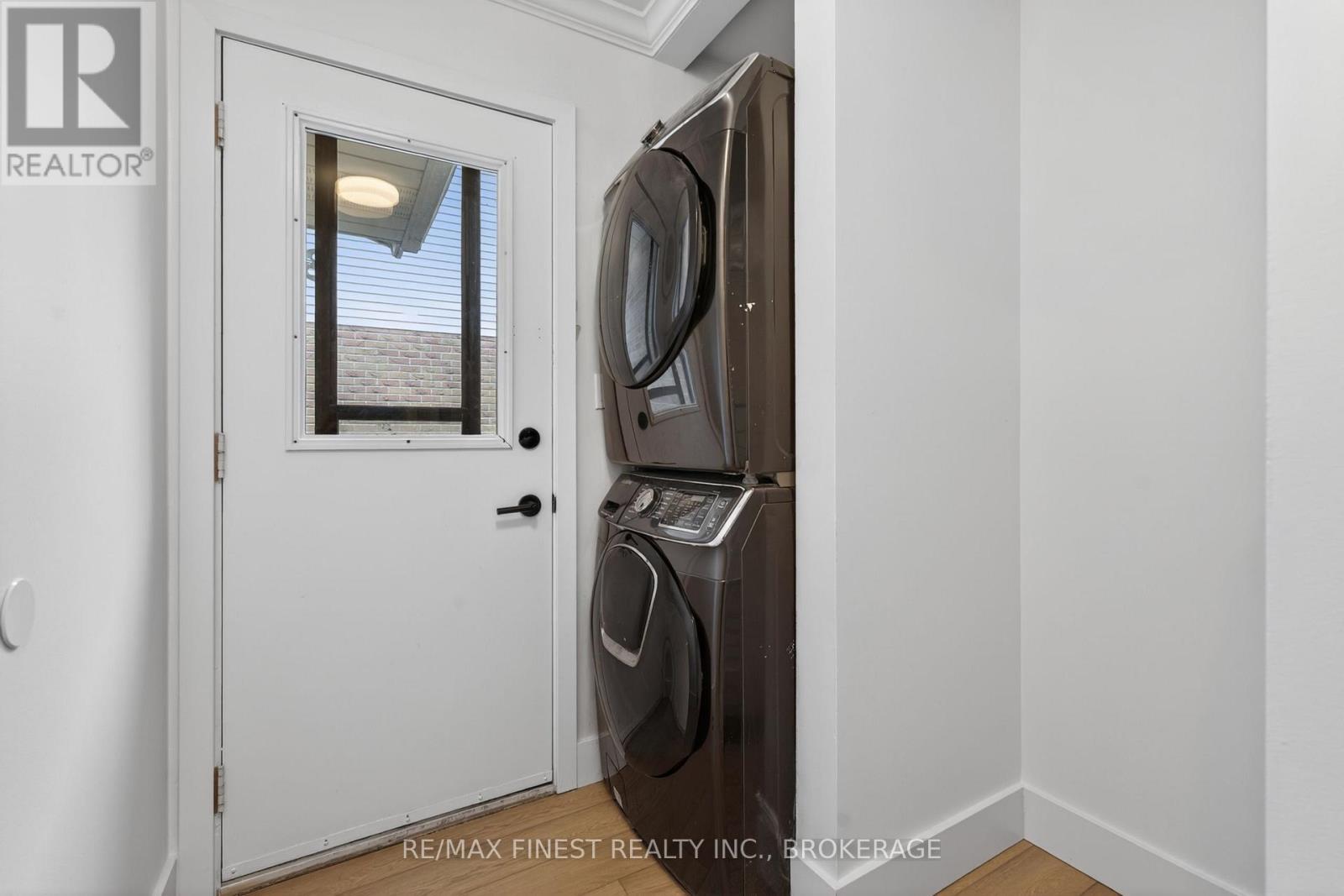 825 SOMERSET CRESCENT - 20