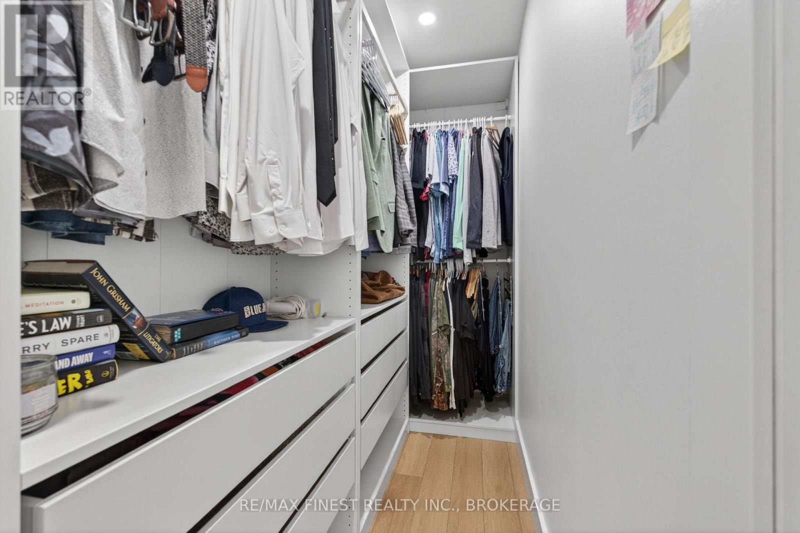 825 SOMERSET CRESCENT - 26