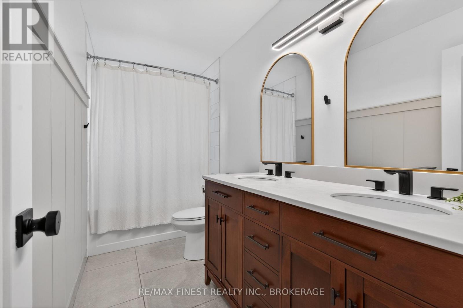 825 SOMERSET CRESCENT - 30