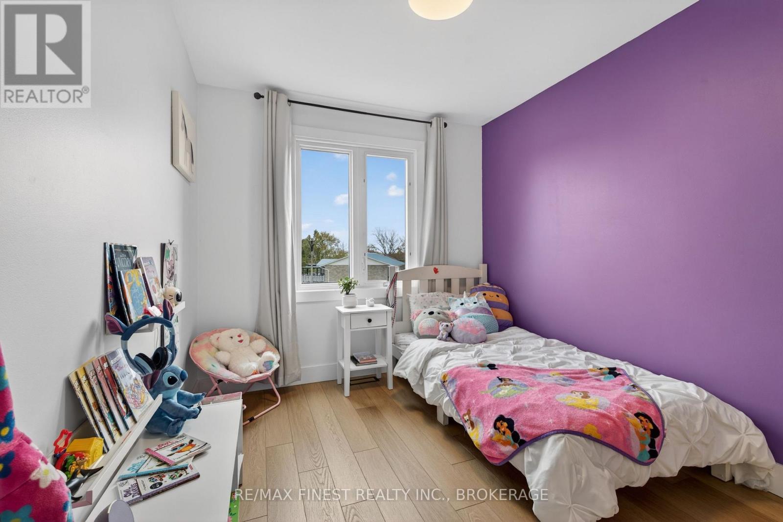 825 SOMERSET CRESCENT - 31