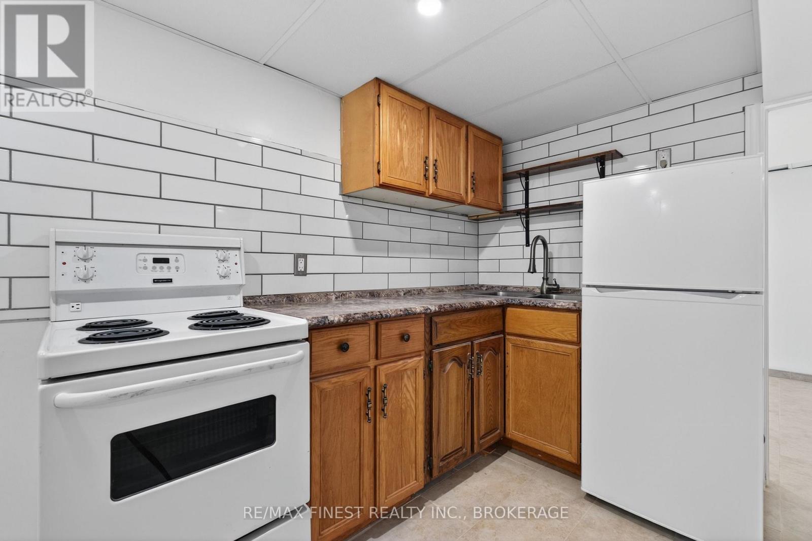 825 SOMERSET CRESCENT - 35
