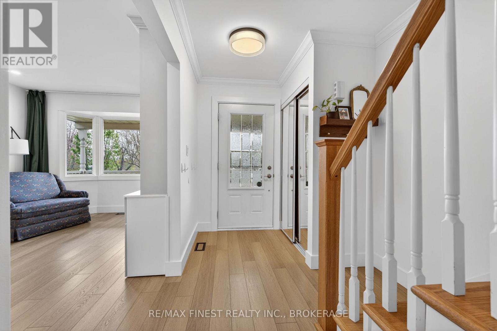 825 SOMERSET CRESCENT - 5