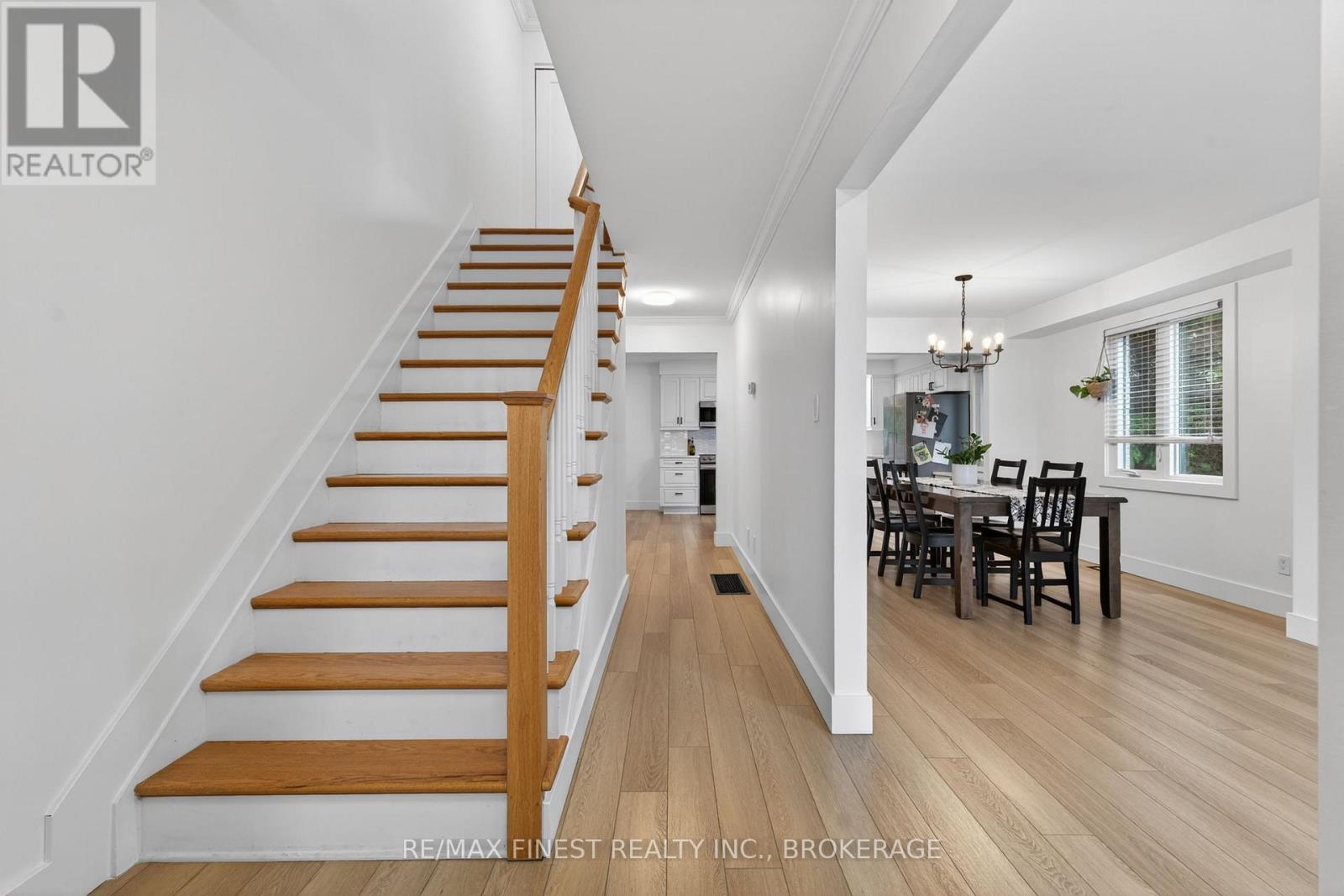 825 SOMERSET CRESCENT - 6