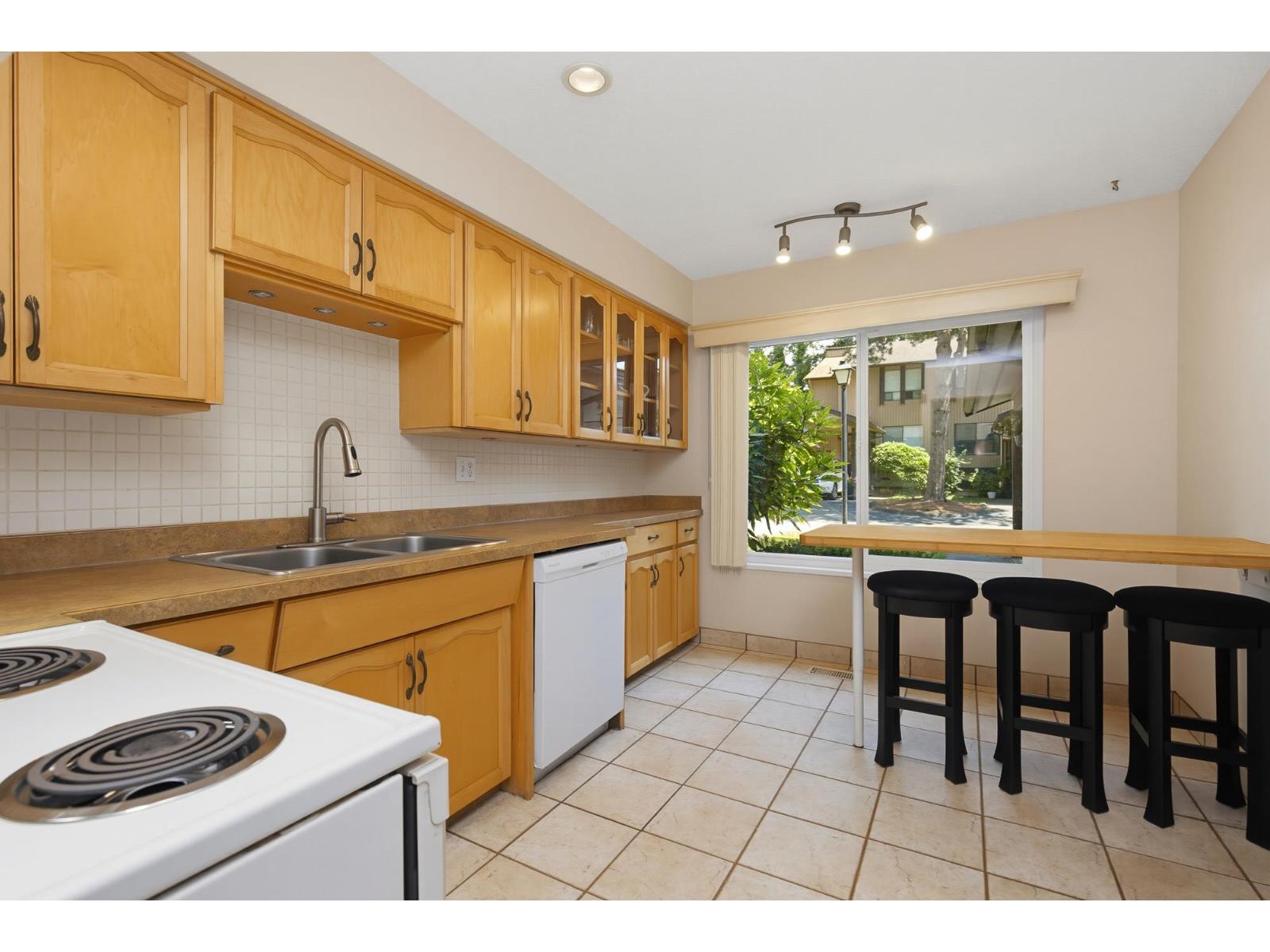28 3015 TRETHEWEY STREET, Abbotsford