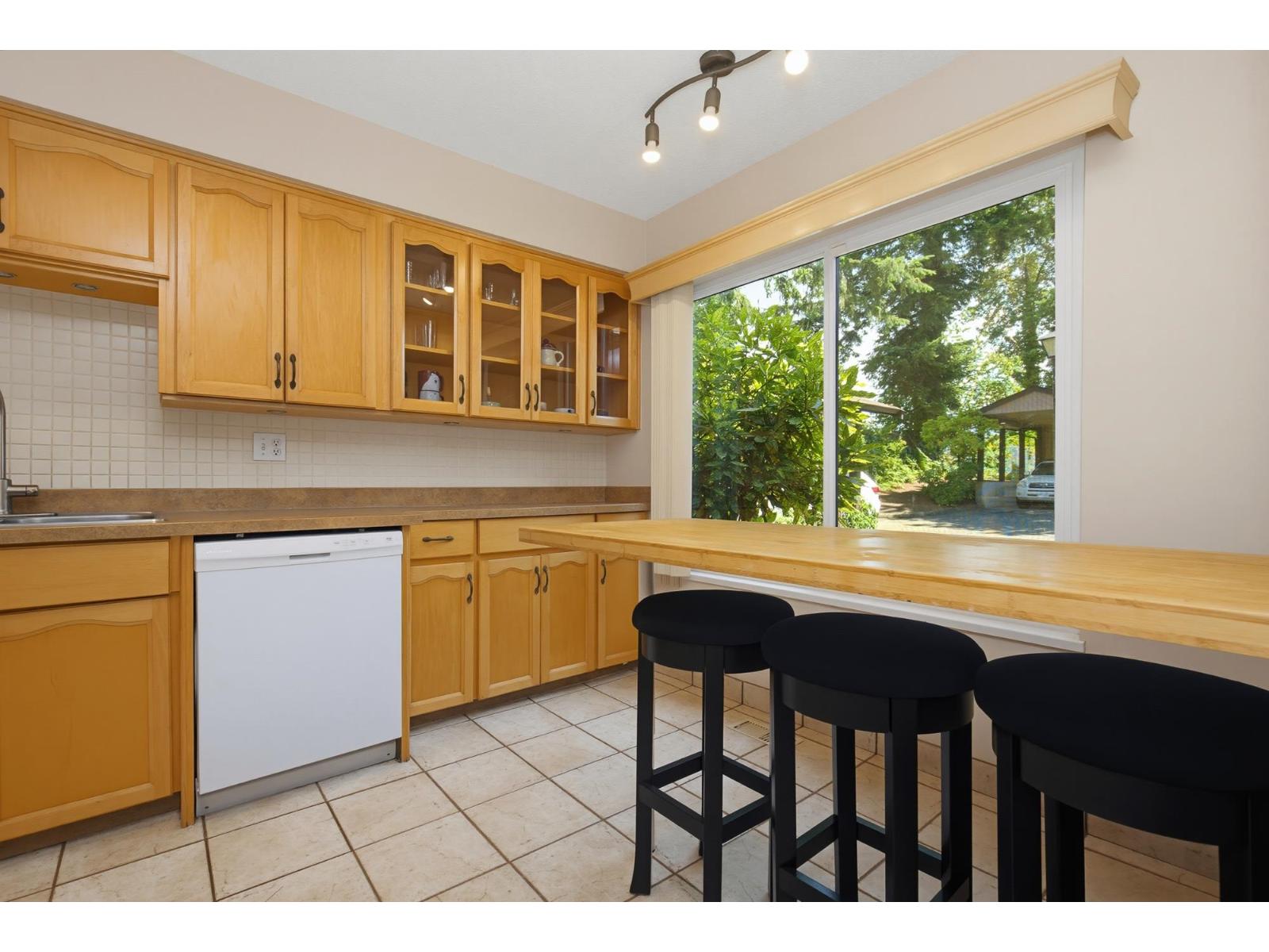 28 3015 TRETHEWEY STREET, Abbotsford