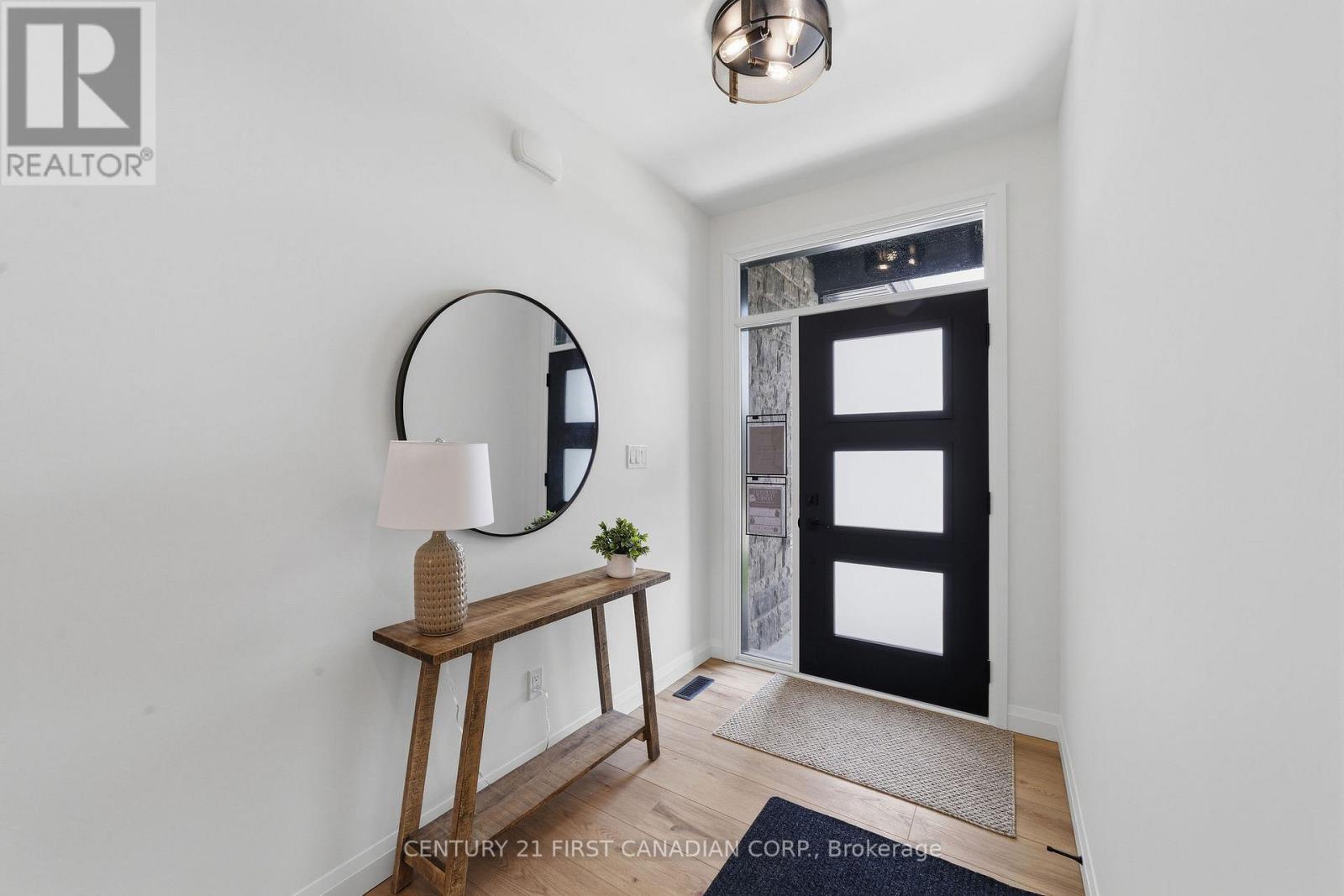 #12 32 POSTMA CRESCENT - 6