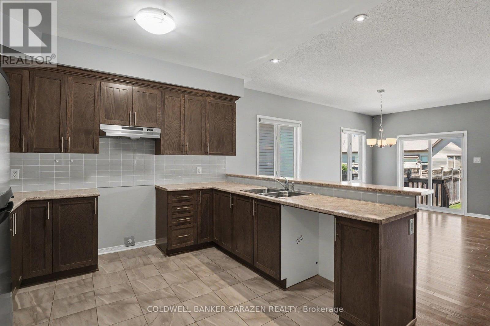 31 GORDON FERGUSSON PLACE - 14