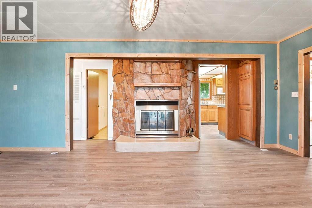5220 53 Avenue - photo 2