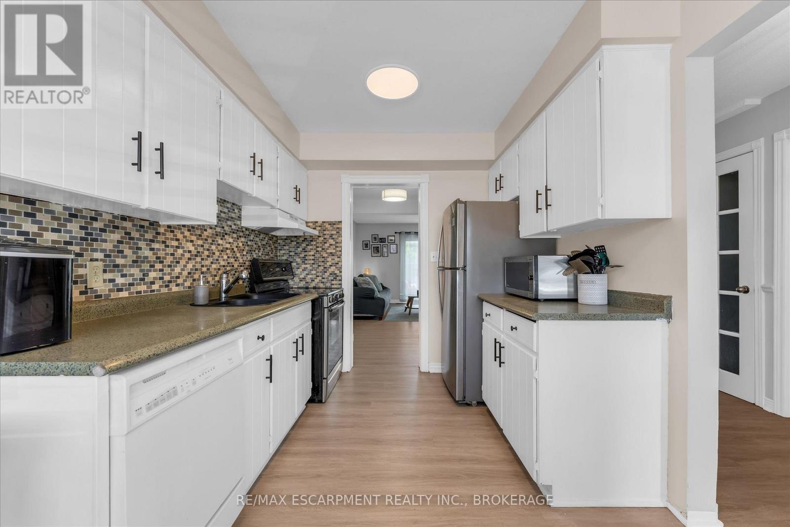 #97 77 LINWELL ROAD - 6