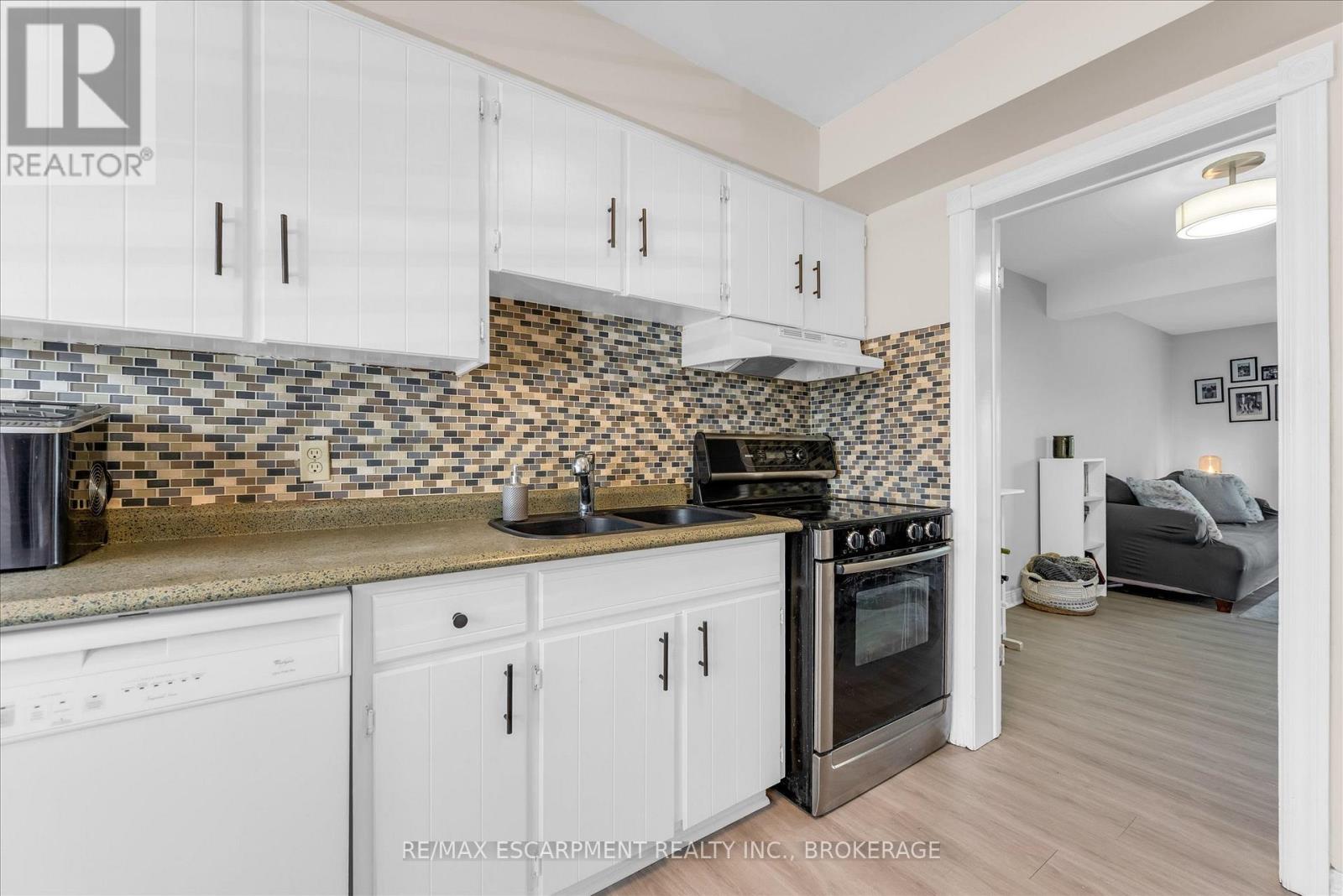 #97 77 LINWELL ROAD - 7