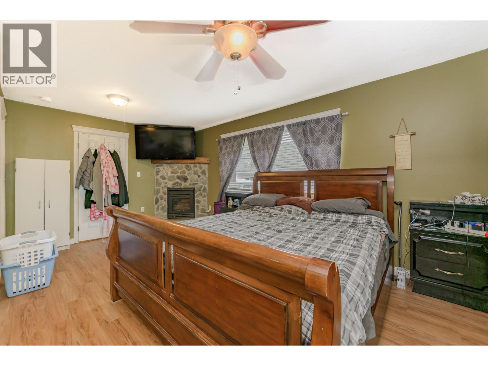 729 Stanley Avenue - 11