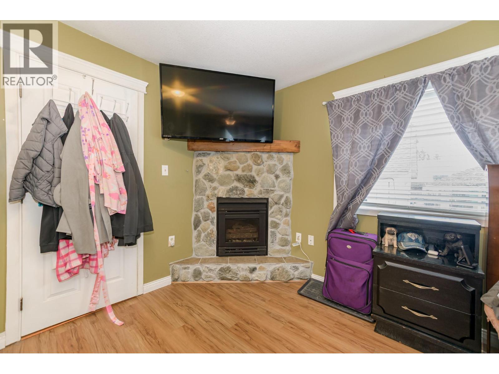 729 Stanley Avenue - 12