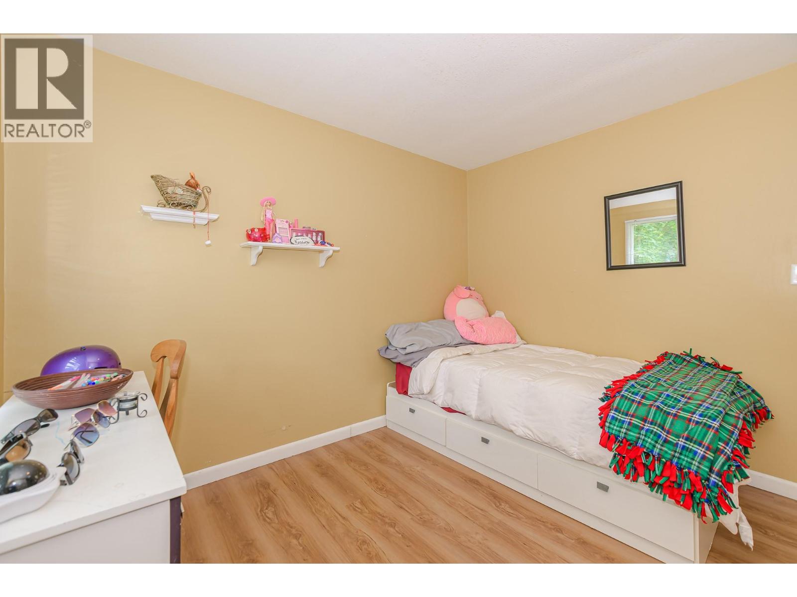 729 Stanley Avenue - 17