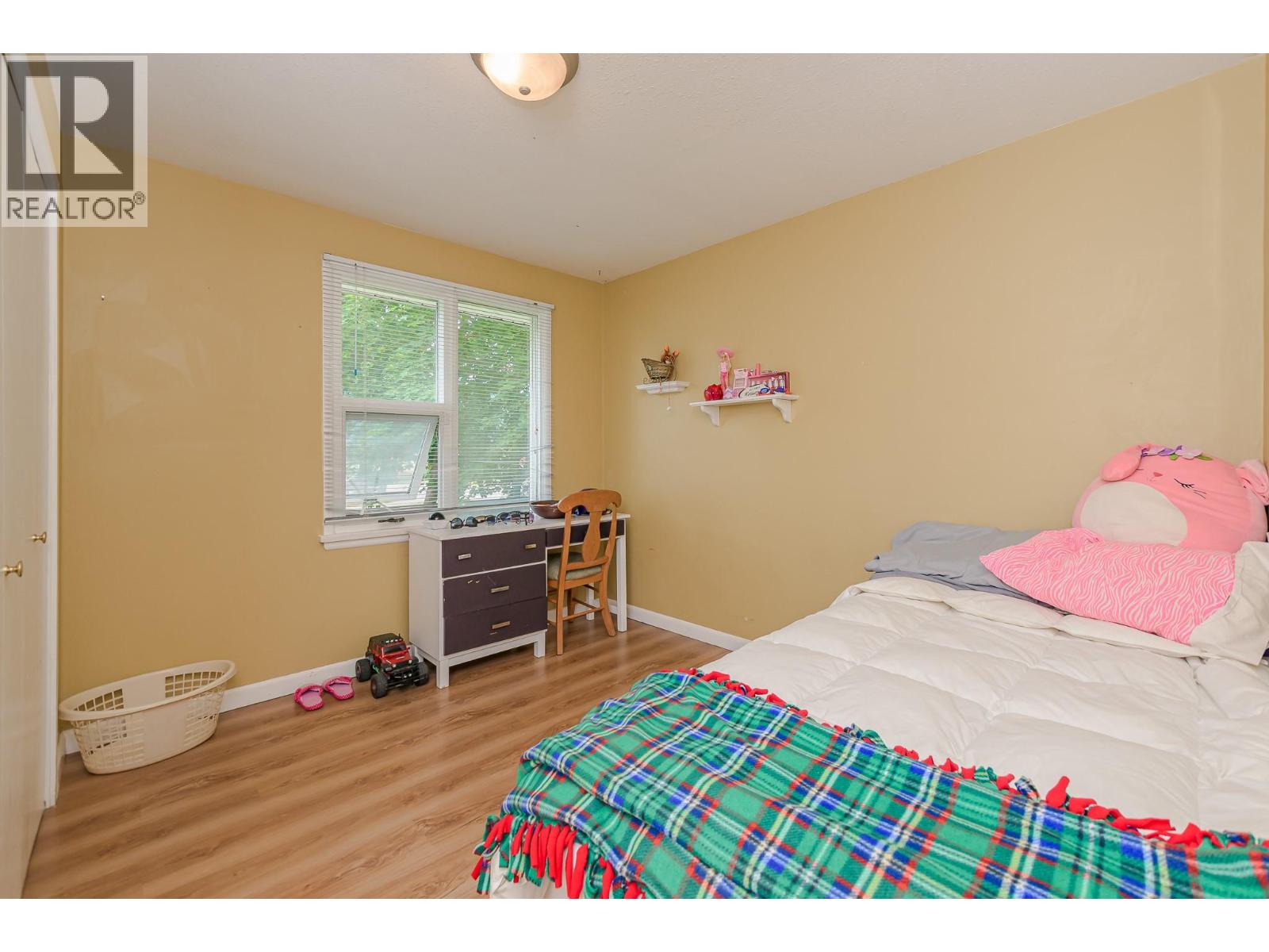 729 Stanley Avenue - 18