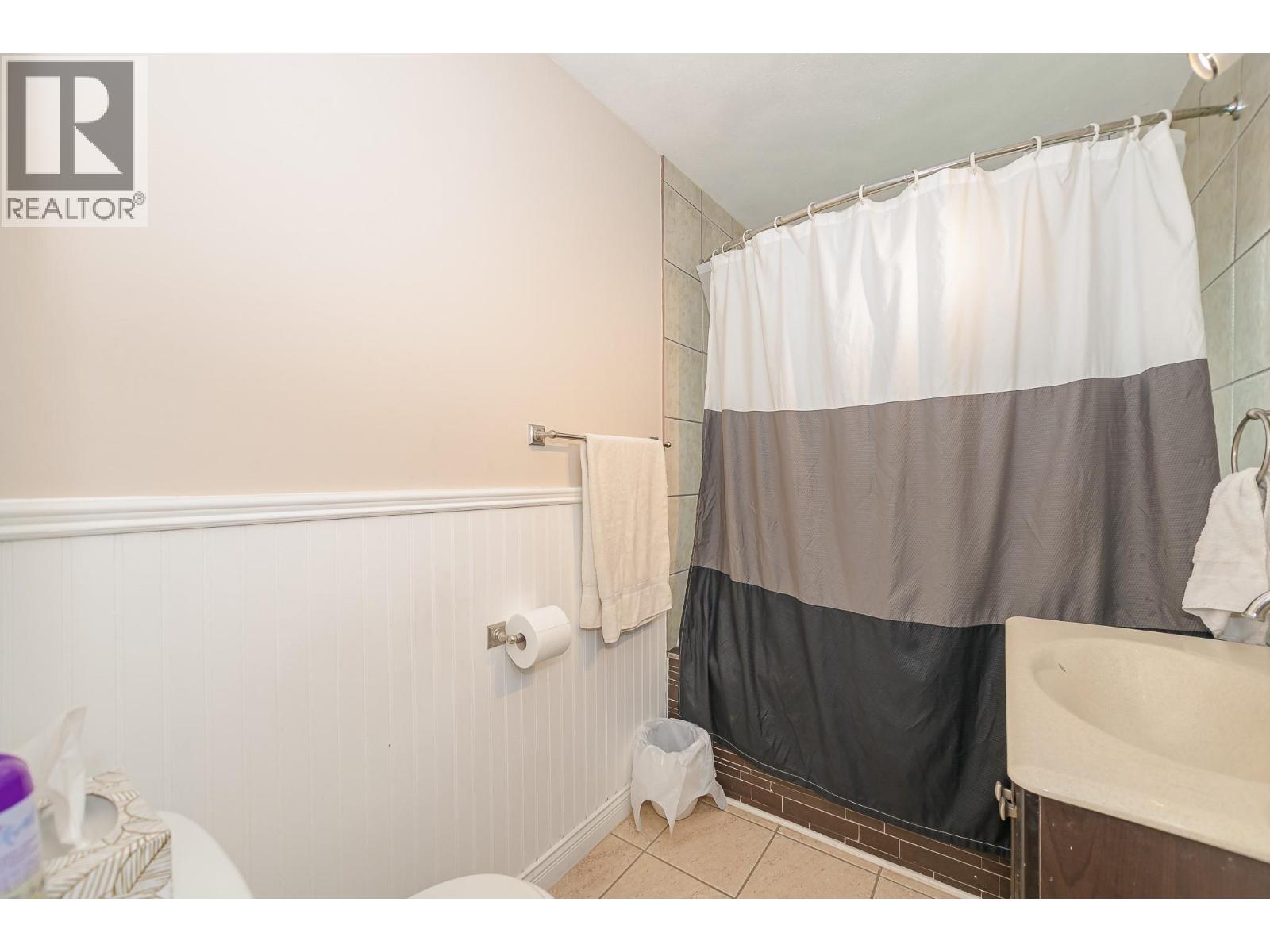 729 Stanley Avenue - 19