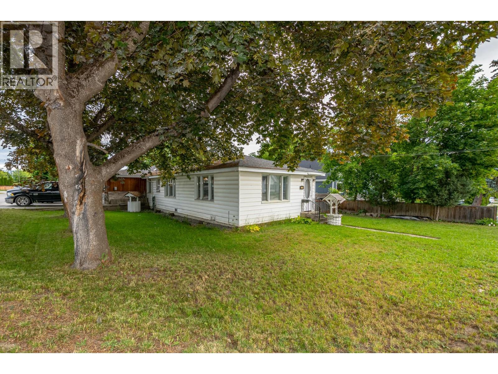 729 Stanley Avenue - 2