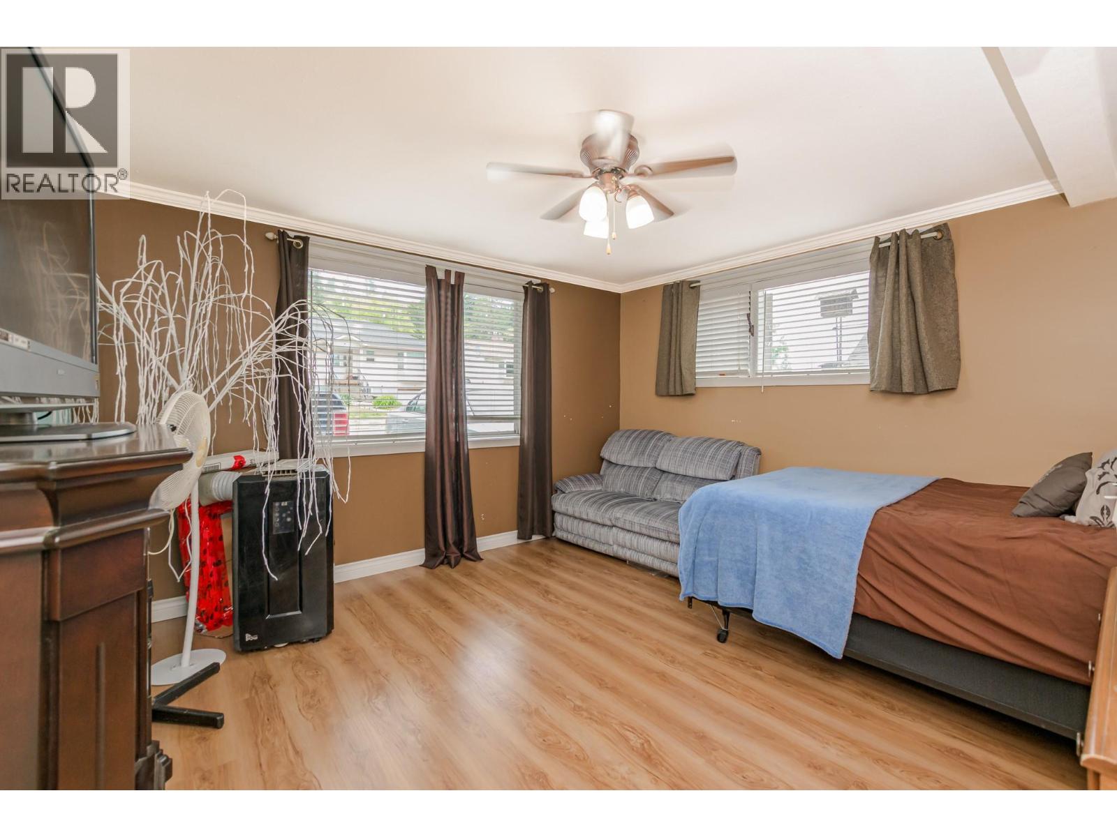 729 Stanley Avenue - 20