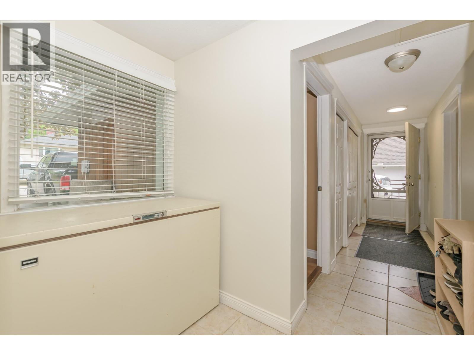 729 Stanley Avenue - 26