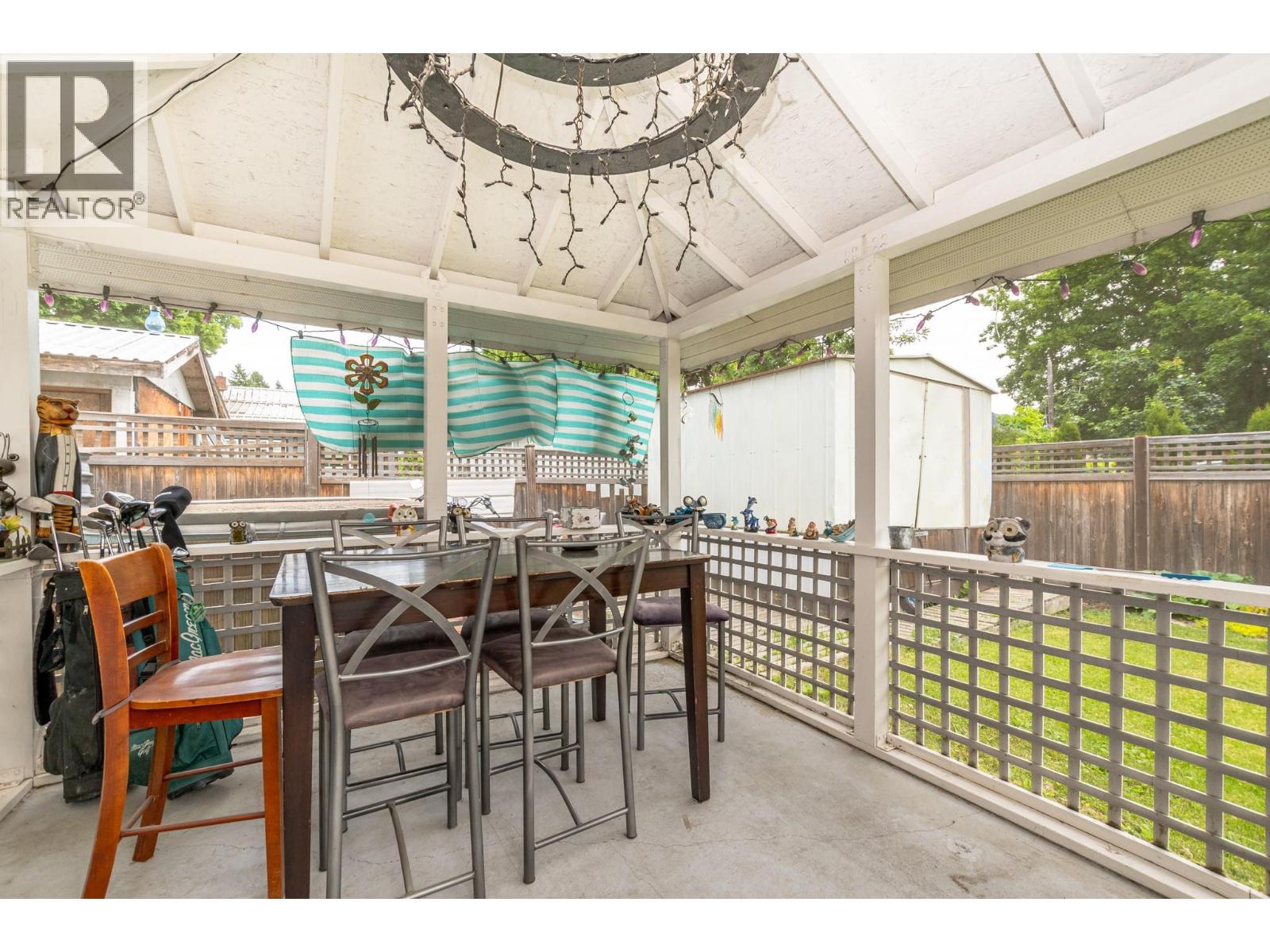 729 Stanley Avenue - 28