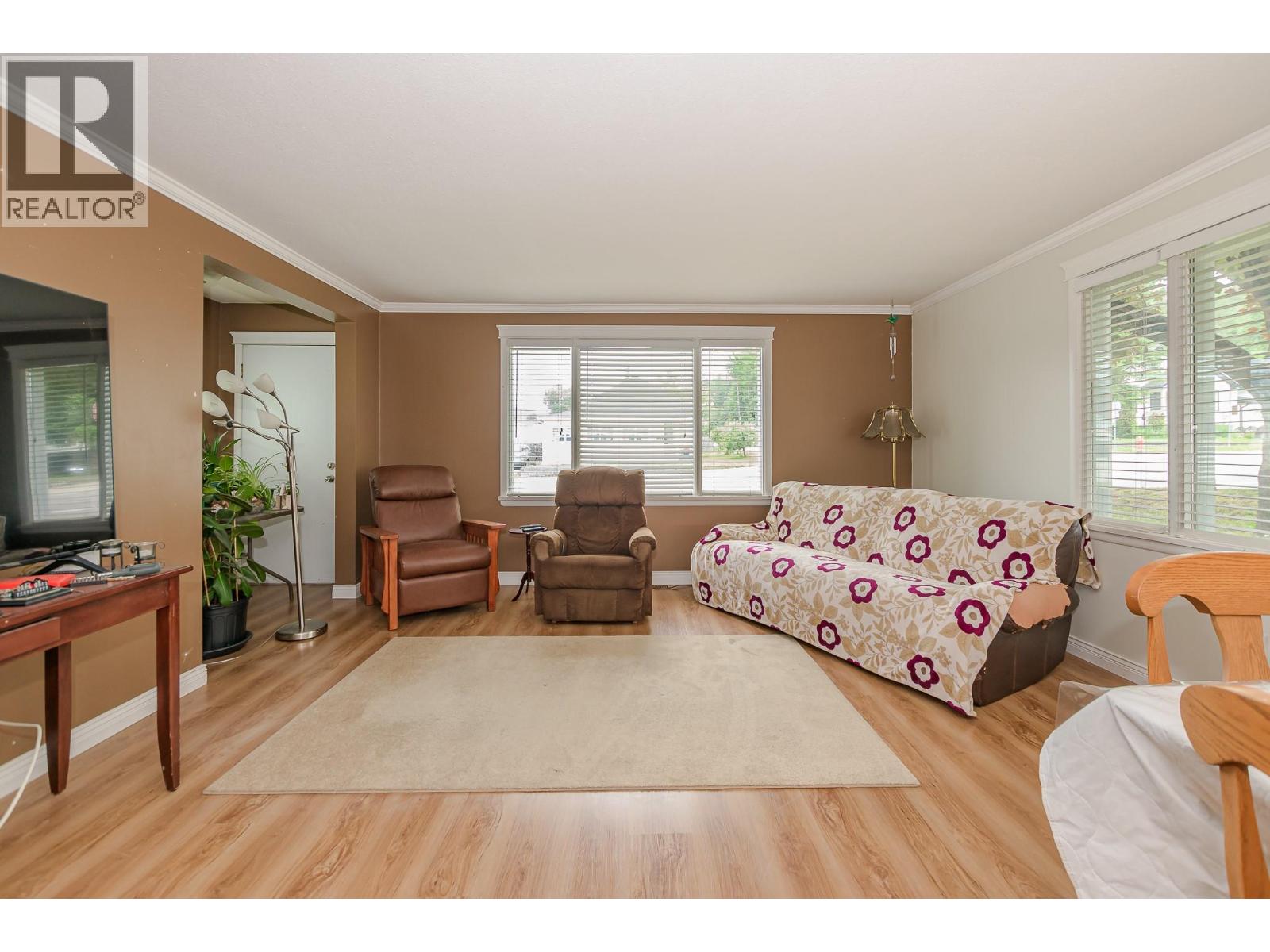 729 Stanley Avenue - 3