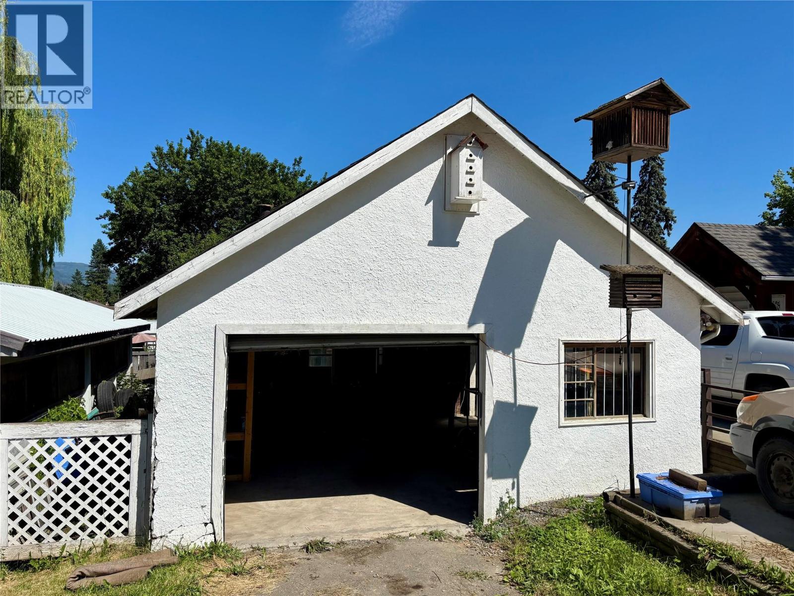 729 Stanley Avenue - 33