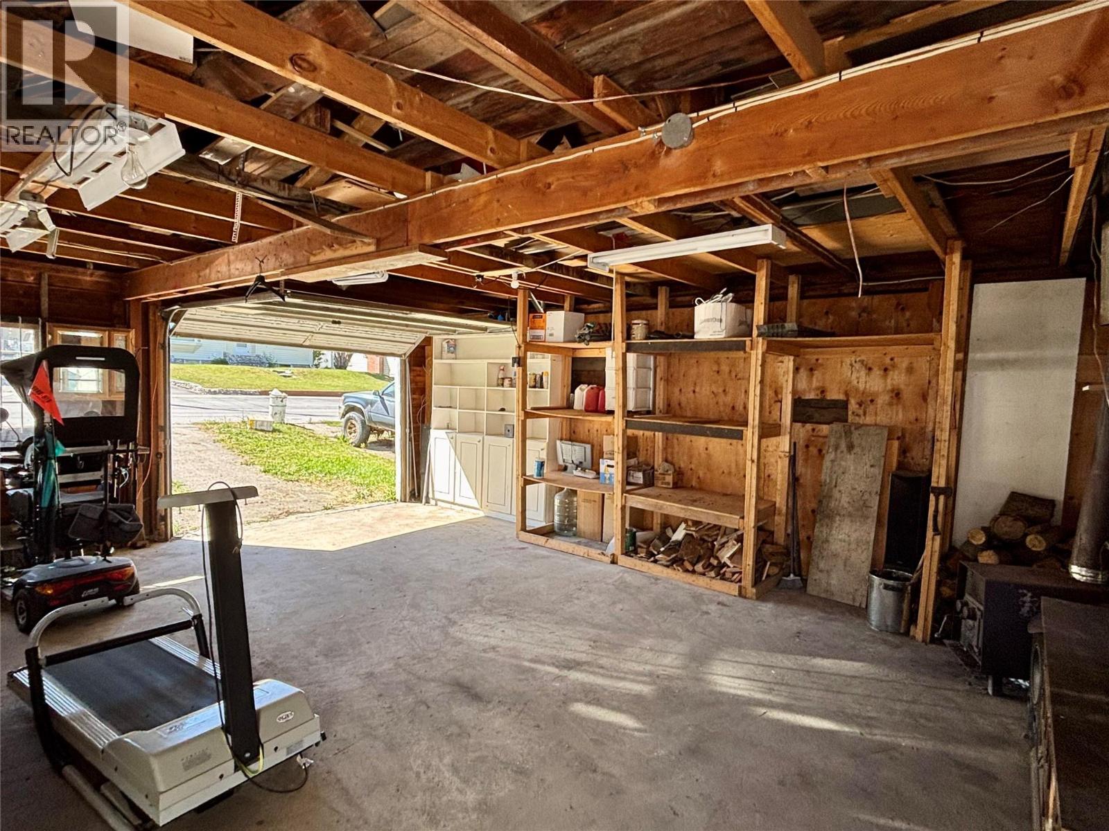 729 Stanley Avenue - 36