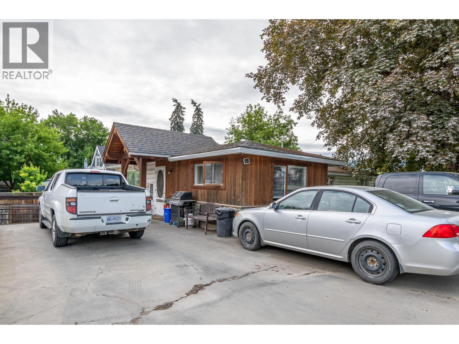 729 Stanley Avenue - 41