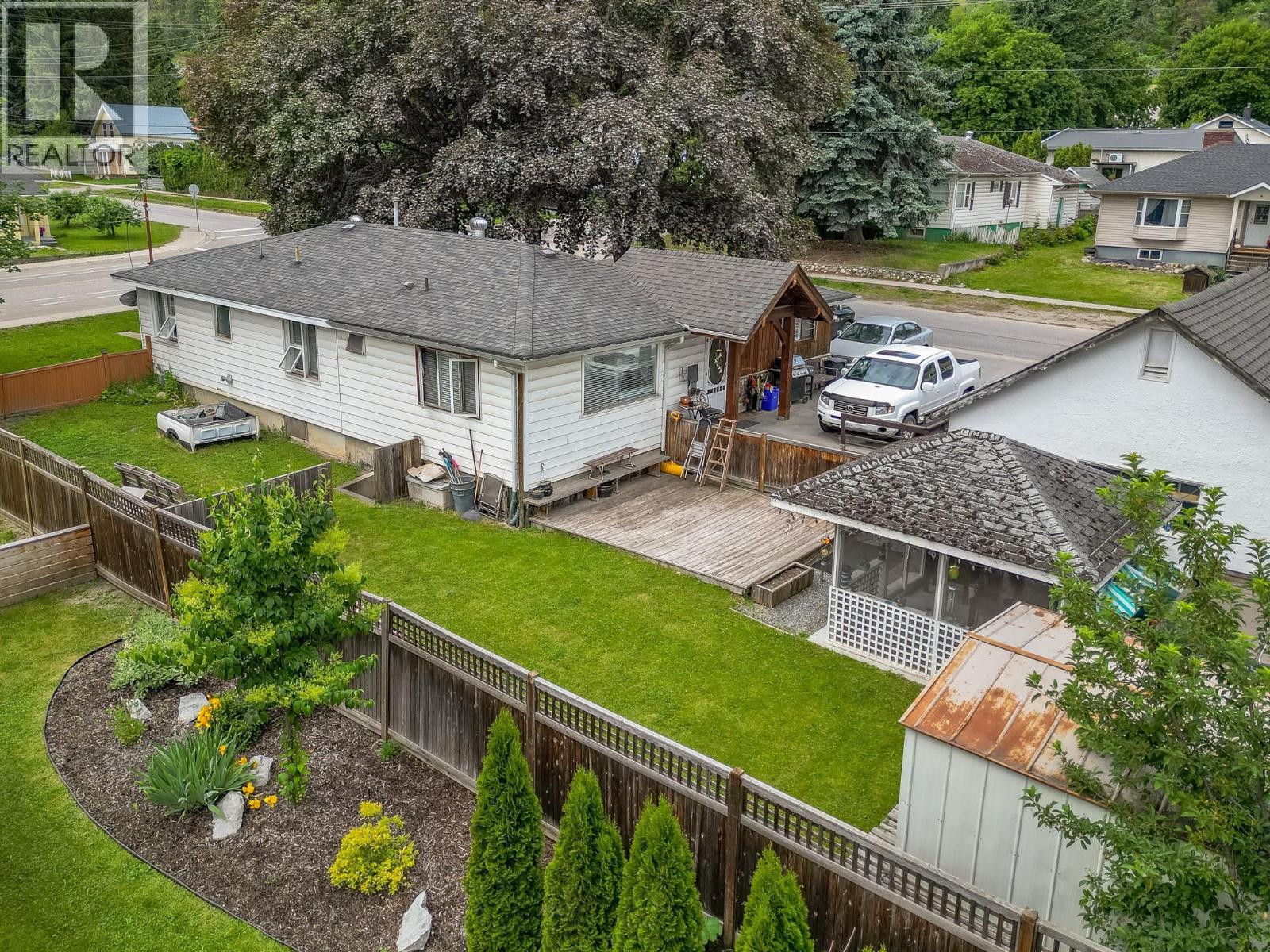 729 Stanley Avenue - 52